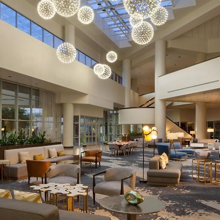 Sheraton Arlington Hotel Exterior foto